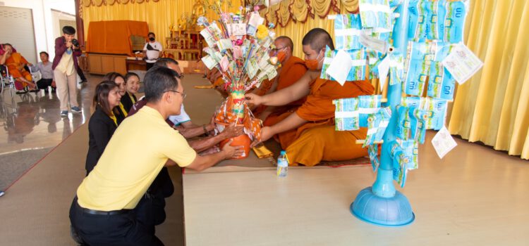 ธุรกิจเคมิคอลส์ เอสซีจี จัดกิจกรรมผ้าป่ารีไซเคิล ประจำปี 2563 ที่ วัดมาบตาพุด