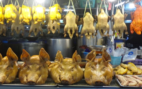 ระยองคึกคักประชาชนจับจ่ายซื้อของไหว้ตรุษจีน หลัง ผวจ.ระยองคลายล็อค