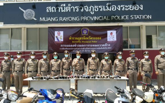 ตำรวจแถลงผลระดมกวาดล้างรถซิ่งกวนเมือง ยึดของกลางกว่า 100 คัน