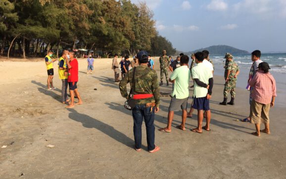 นักท่องเที่ยวผวาพบศพหญิงเหลือแต่ท่อนล่างลอยเกยหาด