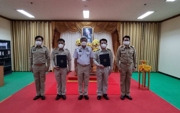 กองอาสารักษาดินแดน มอบเครื่องหมาย รักษาดินแดนยิ่งชีพ ให้ผู้ประกอบคุณประโยชน์ต่อกิจการฯและประเทศชาติ