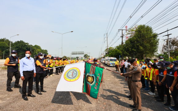 แขวงทางหลวงระยอง ใจป้ำ เปิดจุดพักรถช่วงเทศกาลสงกรานต์ บริการเครื่องดื่มฟรีให้แก่นักท่องเที่ยวที่ใช้รถสัญจรไปมา