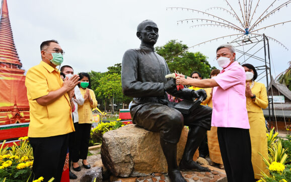 ผวจ.ระยอง ประกอบพิธีบวงสรวง สุนทรภู่ กวีเอกโลก เนื่องในวันคล้ายวันเกิดครบรอบ 236 ปี