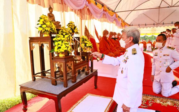 ผวจ.ระยอง นำข้าราชการและประชาชน ร่วมกิจกรรมเฉลิมพระเกียรติพระบาทสมเด็จพระเจ้าอยู่หัว เนื่องในโอกาสวันเฉลิมพระชนมพรรษา