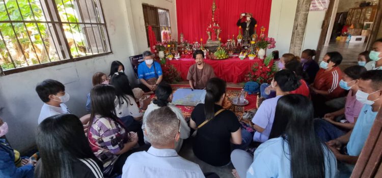 แห่ขอโชคลาภ “ท้าวเวสอภิวรรณ รวยทันใจ” แน่นสำนักหมอดูเทวดา จ.ระยอง