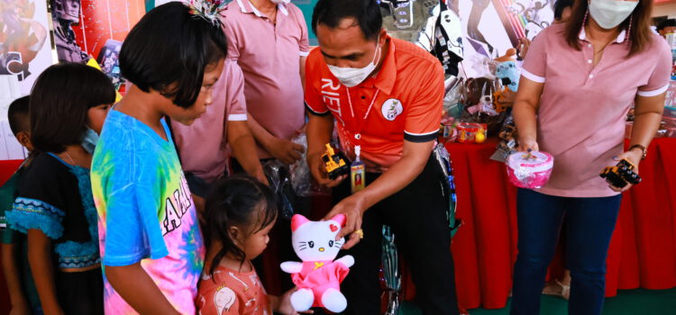 ชุมชนวัดชากลูกหญ้า จับมือ วท.นิคมอุตสาหกรรมระยอง จัดงานวันเด็ก แจกทุนการศึกษา 6 ล้านบาทให้บุตรหลานในชุมชน