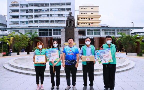 หมอหมูสู้มะเร็ง เดินสายประชาสัมพันธ์รับบริจาคทุนทรัพย์ช่วยรักษาผู้ป่วยมะเร็งยากไร้ใน ร.พ.ระยอง