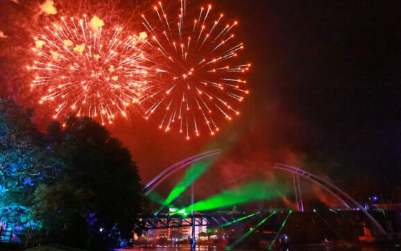 นทท.นับหมื่นคนแห่เที่ยวชมงาน”วิจิตร 5 ภาค@ระยอง แสงแห่งขุมทรัพย์ตะวันออก