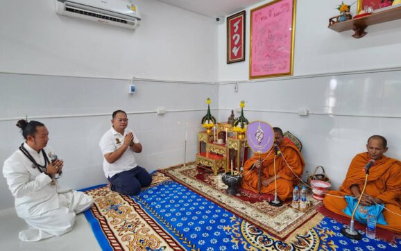 เซียนพระชื่อดังเมืองระยอง เปิดโรงปั๊มเหรียญวัตถุมงคล