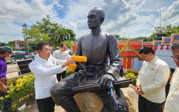 จ.ระยอง บวงสรวงดวงวิญญาณสุนทรภู่ เนื่องในวันคล้ายวันเกิดครบรอบ 237 ปี กวีเอกแห่งกรุงรัตนโกสินทร์