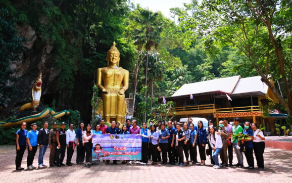 ผู้ว่าฯพาทัวร์@( 8 อำเภอ )ชวนเที่ยวน้ำตก 8 ชั้น พายเรือลอดถ้ำไหว้พระ อ.เขาชะเมา จ.ระยอง