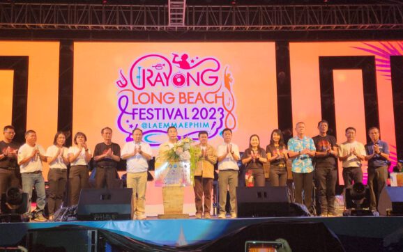 พ่อเมืองระยอง เปิดงาน มหกรรมดนตรีชายหาดระยอง ครั้งที่ 9