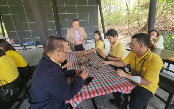 สำนักงานปลัดสำนักนายกรัฐมนตรี นำผู้เข้ารับการอบรมศึกษาดูงานศูนย์การเรียนรู้ป่าวังจันทร์ และศูนย์พัฒนาเทคโนโลยีและนวัตกรรม ปตท.สผ. จ.ระยอง
