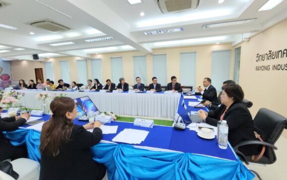 อาชีวศึกษาระยอง ประชุมเฟ้นหาทีมธุรกิจของ นศ.เข้าร่วมโครงการอาชีวะสร้างสรรค์ แปรผันสู่ธุรกิจ ปี 2567