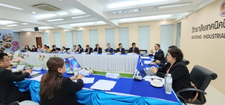 อาชีวศึกษาระยอง ประชุมเฟ้นหาทีมธุรกิจของ นศ.เข้าร่วมโครงการอาชีวะสร้างสรรค์ แปรผันสู่ธุรกิจ ปี 2567