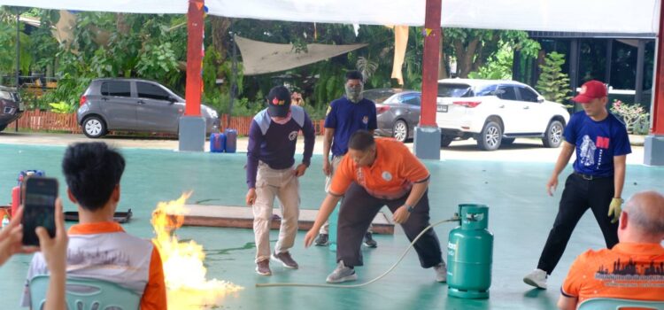 เทคนิคนิคมอุตสาหกรรมระยอง จับมือ บ.GPSC และ บ.อิฮารานิกเกอิ เคมิคัลฯ เติมความรู้ครู บุคลากร และนักศึกษา ฝึกซ้อมระงับอัคคีภัย