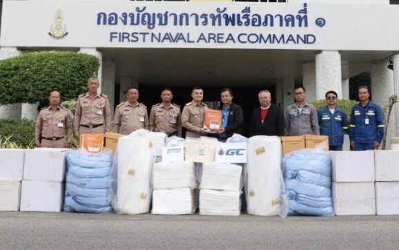 SPRC ร่วมสนับสนุนอุปกรณ์ขจัดคราบน้ำมันแก่ทัพเรือภาคที่ 1