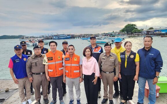ผู้ว่าฯระยอง ตรวจเยี่ยมจุดตรวจทางน้ำ เรือโดยสารนักท่องเที่ยวข้ามฟากเกาะเสม็ด  ย้ำเข้มมาตรการความปลอดภัย