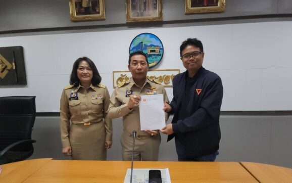 สส.ระยอง เข้าพบผู้ว่าฯระยอง จี้ปัญหาการตรวจพบมีขบวนการนำทุเรียนเวียดนามมาสวมทุเรียนไทยเพื่อส่งออกไปจีน