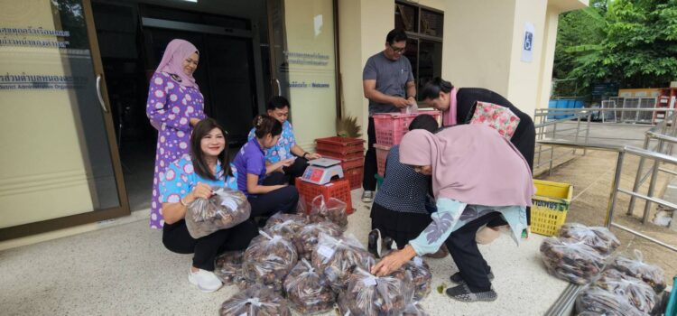 สภาอุตสาหกรรมท่องเที่ยวระยอง-สมาคมโรงแรม จ.ระยอง ช่วยซื้อมังคุดของเกษตรกรชาวสวนช่วงราคาลง