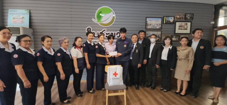 กาชาดระยอง รุดพบ ผอ.เทคนิคระยอง มอบทุนการศึกษาให้นักศึกษาครอบครัวยากจน ขาดแคลนทุนทรัพย์ 3 ราย