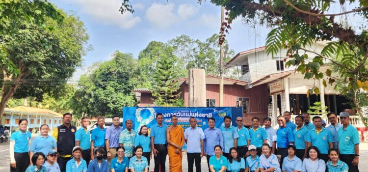 ทต.ทับมา นำเจ้าหน้าที่ ผู้นำชุมชนและประชาชน จัดกิจกรรม บิ๊กคลีนนิ่งเดย์ ทำความสะอาดเก็บขยะภายในวัด