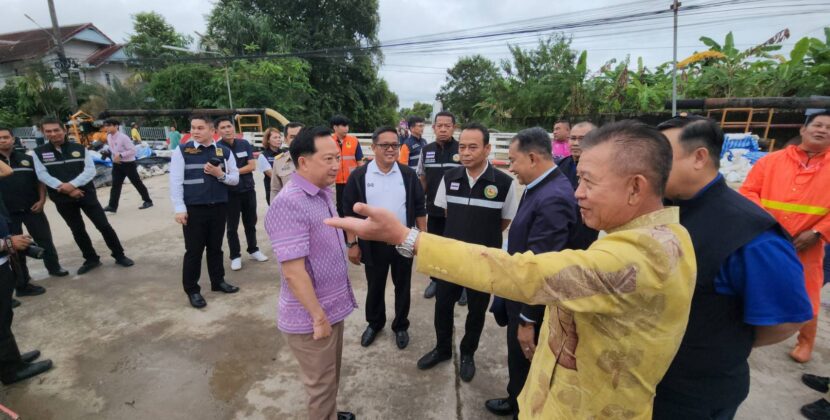 ผู้ว่าฯระยอง เรียกประชุมติดตามสถานการณ์น้ำท่วมในพื้นที่ พร้อมลงพื้นที่ติดตามอย่างใกล้ชิด