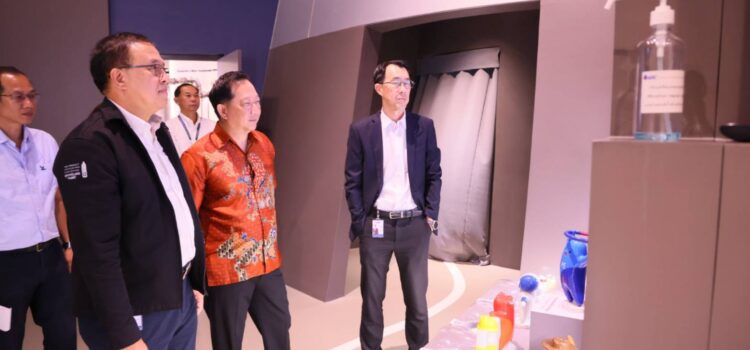 ผู้ว่าฯระยอง ตรวจเยี่ยมการดำเนินงานของท่าเรืออุตสาหกรรมระยอง และการก่อสร้างท่าเรือน้ำลึกมาบตาพุดระยะที่ 3