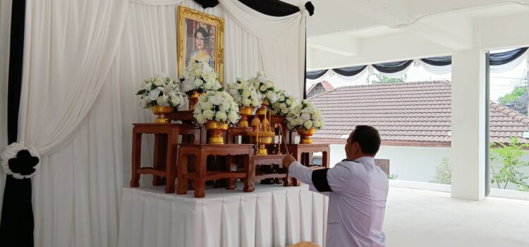 เทศบาลตำบลทับมา จัดพิธีถวายความอาลัย  ประกอบพิธีบำเพ็ญกุศลปัณรสมวาร ครบ 15 วัน